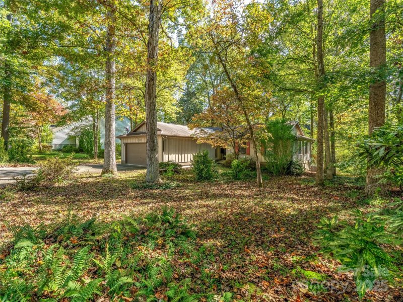 Property image 5 of 831 Fanning Bridge Road in Wildwood, Fletcher, NC 28732