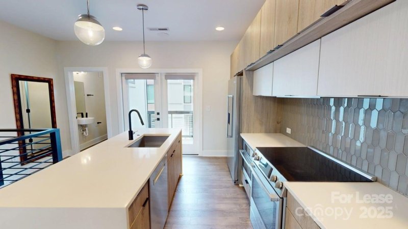 Property image 4 of 1211 Minter Place in Altura Southend, Charlotte, NC 28203