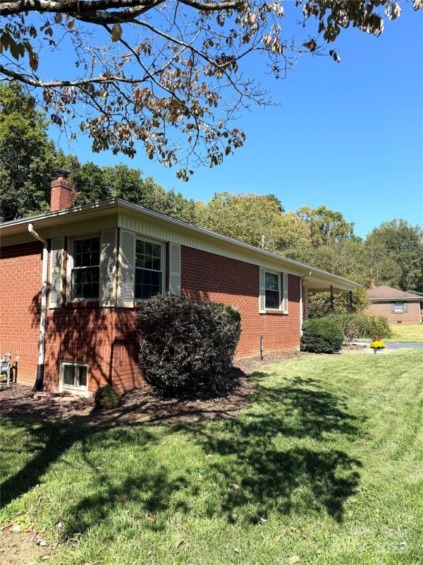 Property image 3 of 2841 20th Street in Belle Meade, Hickory, NC 28601