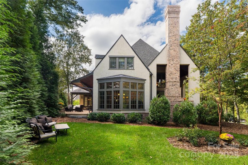 Property image 2 of 111 Brookline Drive in Ramble Biltmore Forest, Asheville, NC 28803