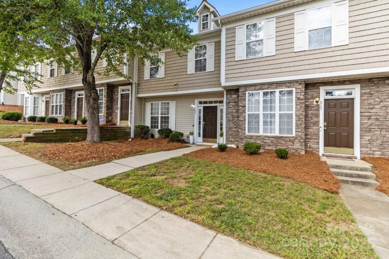 Property image 2 of 563 Goldstaff Lane in Kings Creek, Charlotte, NC 28273