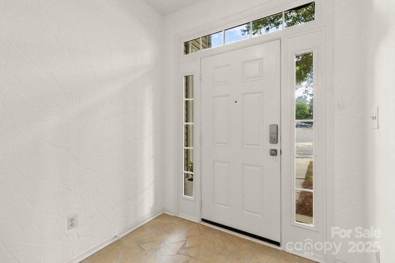 Property image 4 of 563 Goldstaff Lane in Kings Creek, Charlotte, NC 28273