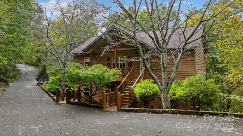 Property image 2 of 24 Pine Bluff Road in Smoky Mountain Country Club, Whittier, NC 28789