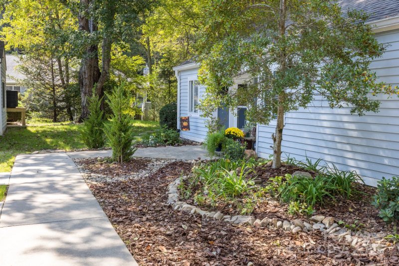 Property image 2 of 104 Llama Way in Llama Vista, Black Mountain, NC 28711