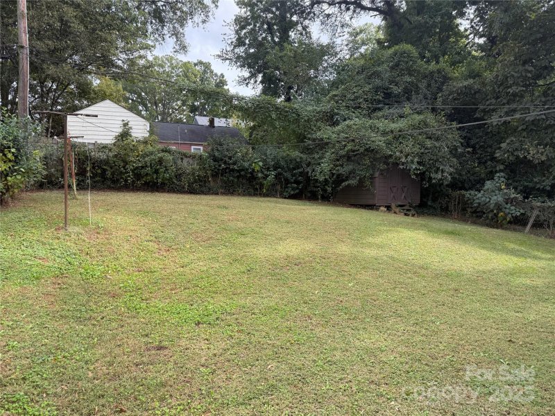 Property image 2 of 2618 Roslyn Avenue in Smallwood, Charlotte, NC 28208