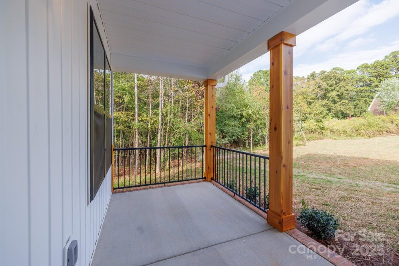 Property image 3 of 865 Old Farm Road in Oak Glen, Oakboro, NC 28129