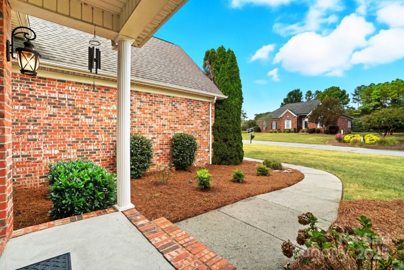 Property image 4 of 7935 Grimsby Circle in Fenton Dell, Harrisburg, NC 28075