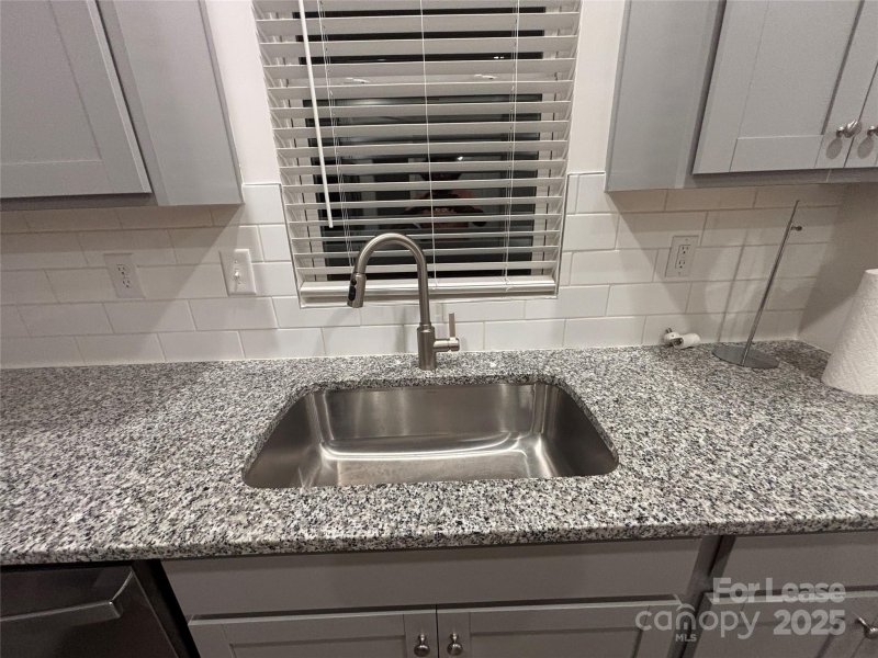 Property image 4 of 5034 Falstone Drive in Aberdeen, Charlotte, NC 28269