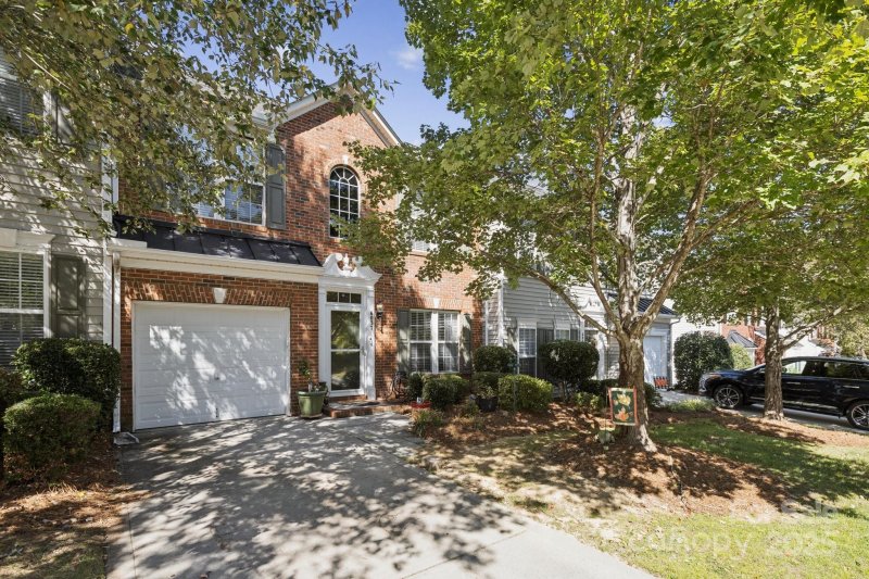 Property image 2 of 6037 Queens Walk Court in Glen Laurel, Fort Mill, SC 29707