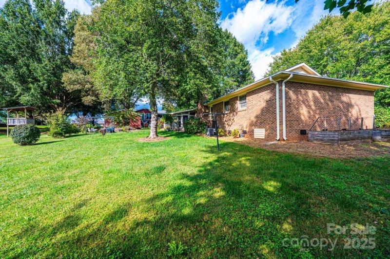 Property image 4 of 1757 Hamilton Street in Forest Ridge, Hickory, NC 28602