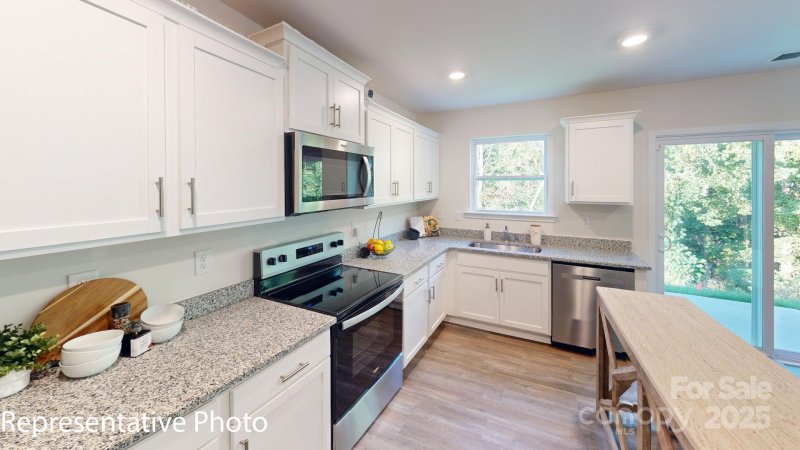 Property image 4 of 933 Two Brothers Lane in Fergus Crossing, York, SC 29745