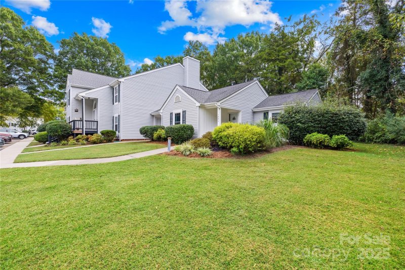 Property image 3 of 1533 Hunt Club Court in Hunt Club, Rock Hill, SC 29732