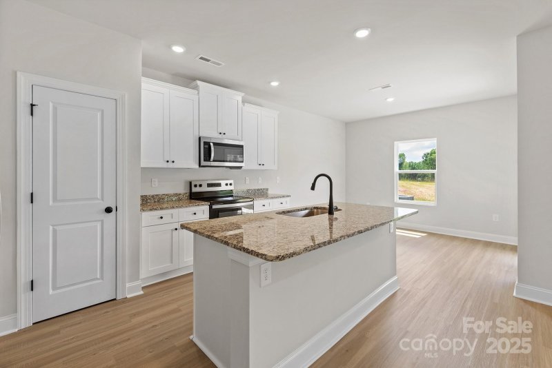 Property image 5 of 7318 Jerimoth Drive in Ascot Woods, Charlotte, NC 28215