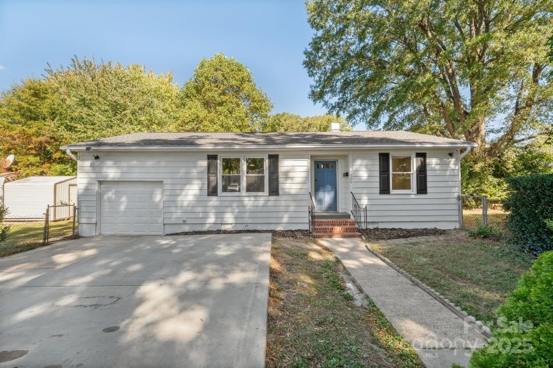 Property image 2 of 3500 Blessing Street in Westerly Hills, Charlotte, NC 28208