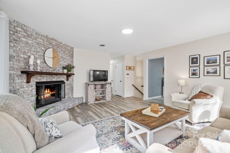 Property image 5 of 155 Timberlane Drive in Timberlane, Etowah, NC 28729