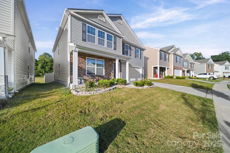 Property image 2 of 2130 Eastway Drive in Spencer Mountain Village, Dallas, NC 28034