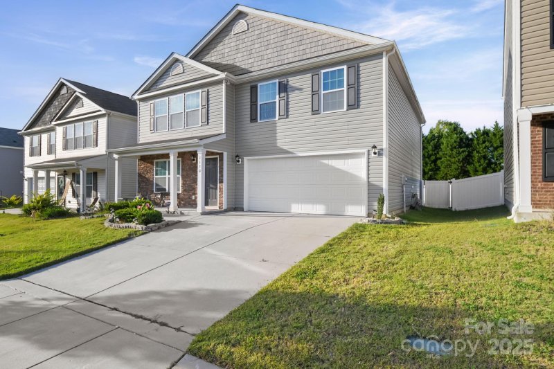 Property image 3 of 2130 Eastway Drive in Spencer Mountain Village, Dallas, NC 28034