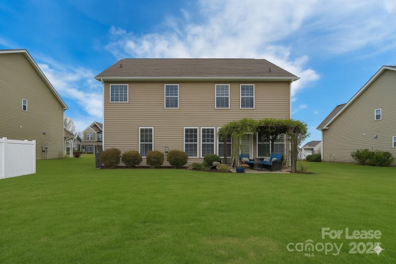 Property image 3 of 10912 Angler Center in The Farm at Riverpointe, Davidson, NC 28036