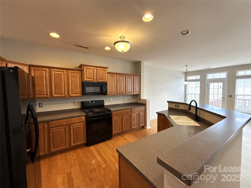 Property image 5 of 8130 Bridgegate Drive in Gilead Ridge, Huntersville, NC 28078