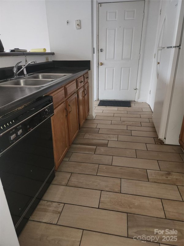 Property image 5 of 1614 H Arlyn Circle in Colville II, Charlotte, NC 28213