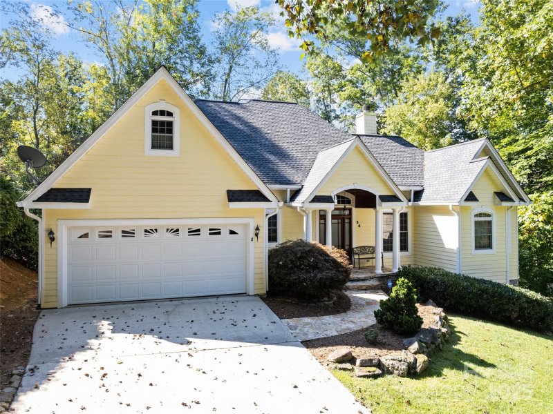 Property image 3 of 34 Bowden Lane in Grimball Park, Waynesville, NC 28786