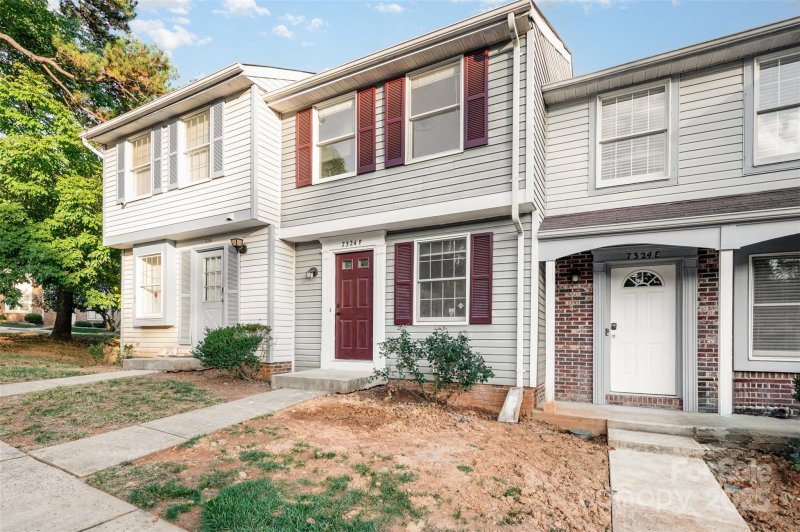 Waterford, Charlotte Community