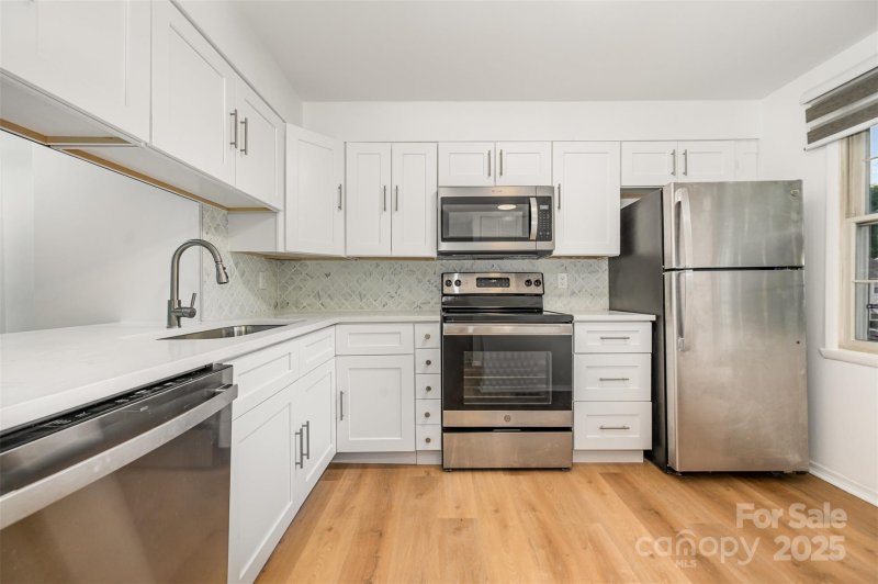 Property image 3 of 7324 Pebblestone Drive in Waterford, Charlotte, NC 28212