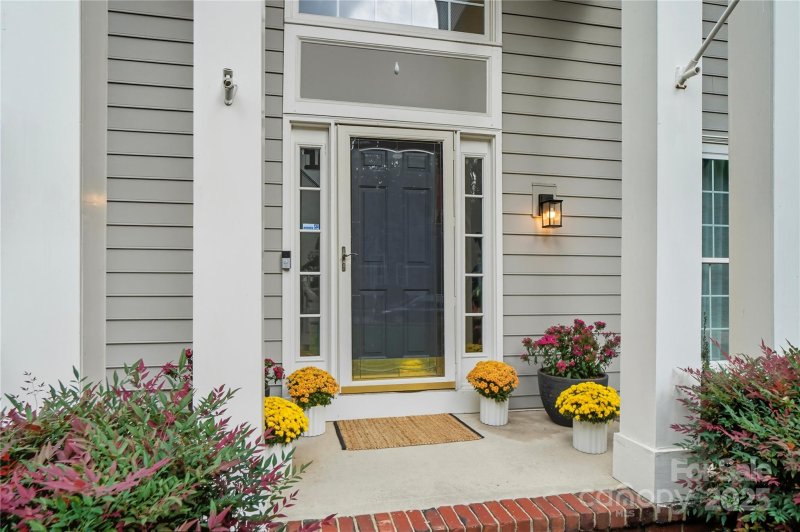 Property image 4 of 5701 Fairvista Drive in Highland Creek, Charlotte, NC 28269