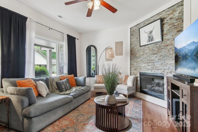 Property image 3 of 22 Rotunda Circle in Mt. Carmel Village, Asheville, NC 28806