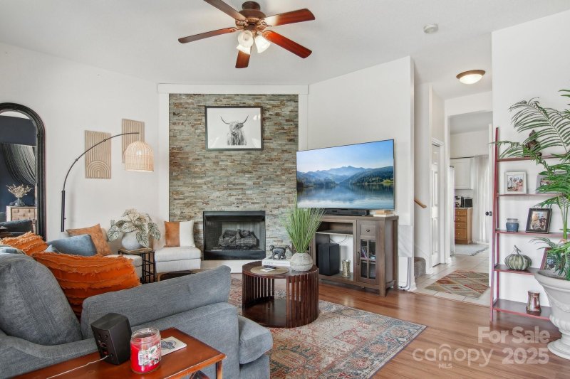 Property image 4 of 22 Rotunda Circle in Mt. Carmel Village, Asheville, NC 28806