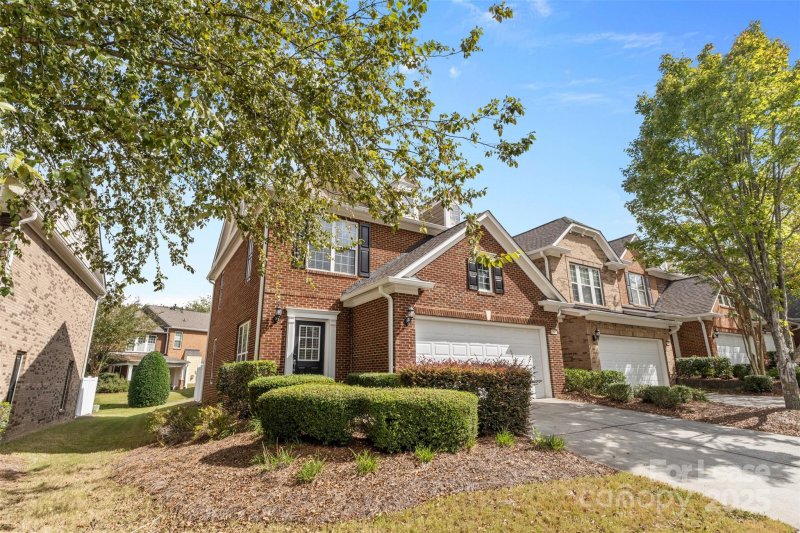 Ardrey Kell Villages, Charlotte Community