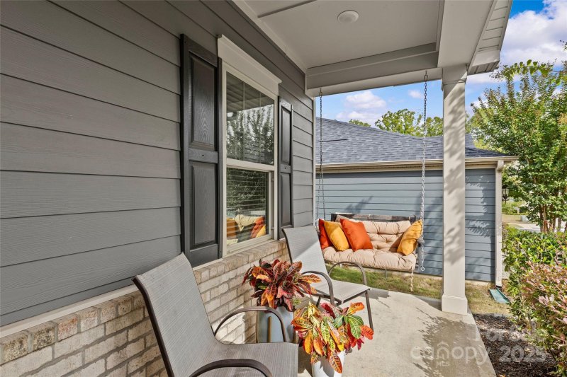Property image 3 of 9306 Dufaux Drive in The Meridians, Charlotte, NC 28278