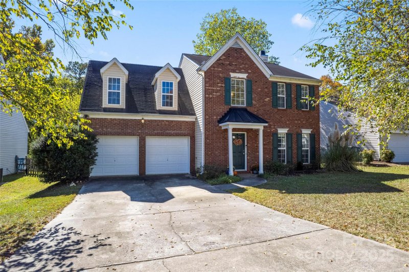 Property image 2 of 7633 Nicolette Court in Bradfield Farms, Charlotte, NC 28215