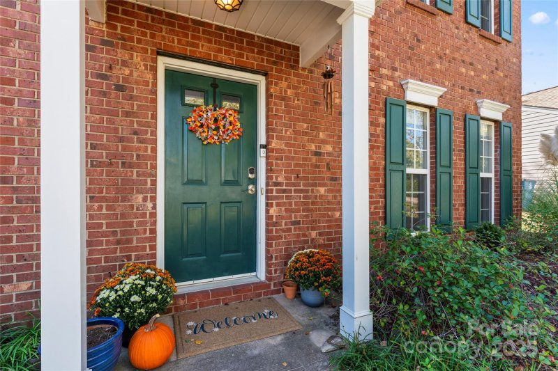 Property image 3 of 7633 Nicolette Court in Bradfield Farms, Charlotte, NC 28215