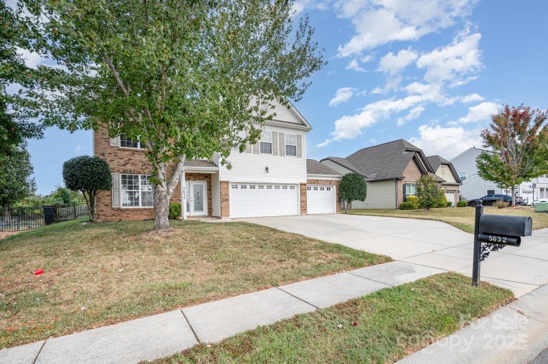 Property image 3 of 5632 Verrazano Drive in Shannon Vista, Waxhaw, NC 28173