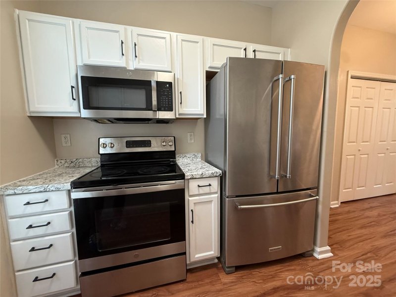 Property image 5 of 8134 Kings Creek Drive in Kings Creek, Charlotte, NC 28273