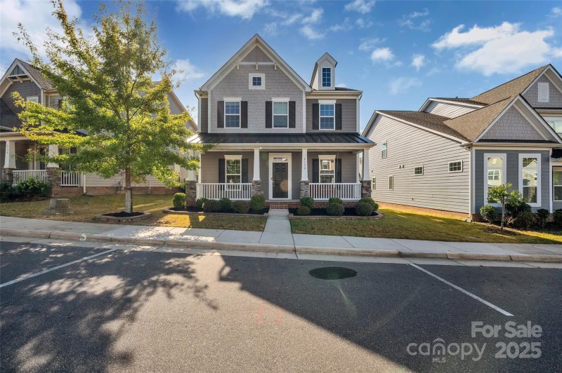 Property image 2 of 6130 Cloverdale Drive in Cameron Creek, Tega Cay, SC 29708