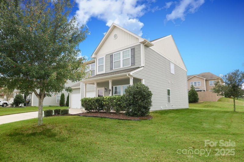 Property image 2 of 2104 Gillette Drive in Oaks At Clover, Clover, SC 29710