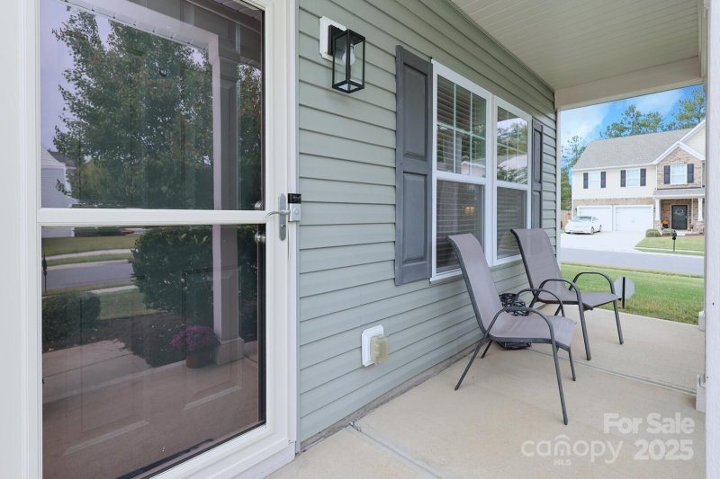 Property image 3 of 2104 Gillette Drive in Oaks At Clover, Clover, SC 29710
