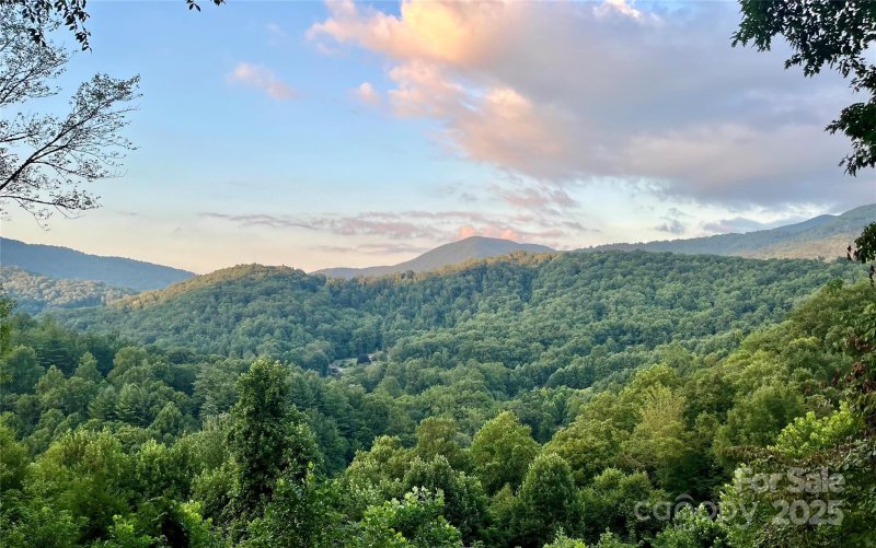 Property image 2 of 346 Appaloosa Trail in Riverwalk, Burnsville, NC 28714