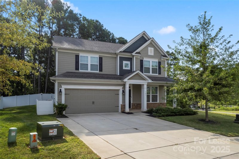 Property image 2 of 141 Hornbeam Lane in Atwater Landing, Mooresville, NC 28117