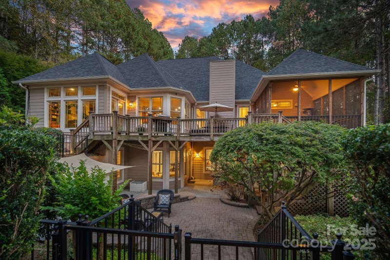 Property image 3 of 6804 Barefoot Cove Court in Pebble Bay, Denver, NC 28037