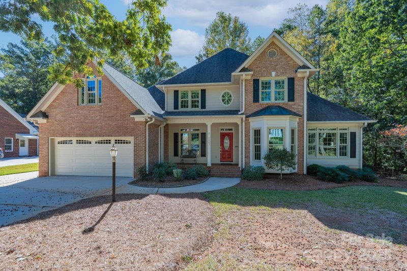 1087 Hummingbird Lane