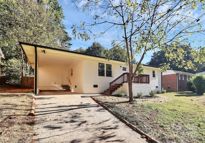 Property image 4 of 735 Wilbrown Circle in Homestead Park, Charlotte, NC 28217