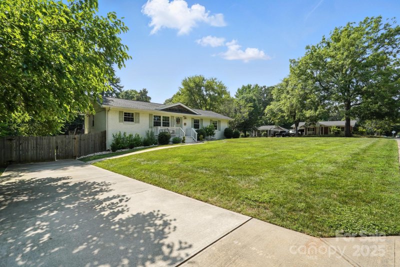 Property image 3 of 4500 Gainesborough Road in Windsor Park, Charlotte, NC 28205