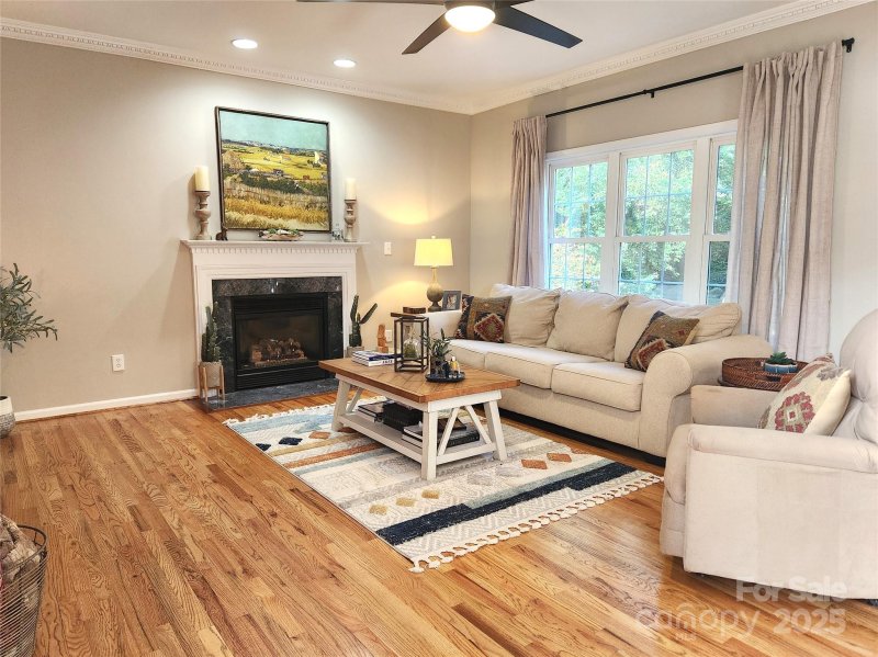 Property image 3 of 3823 11th Street Place in Woodwinds, Hickory, NC 28601