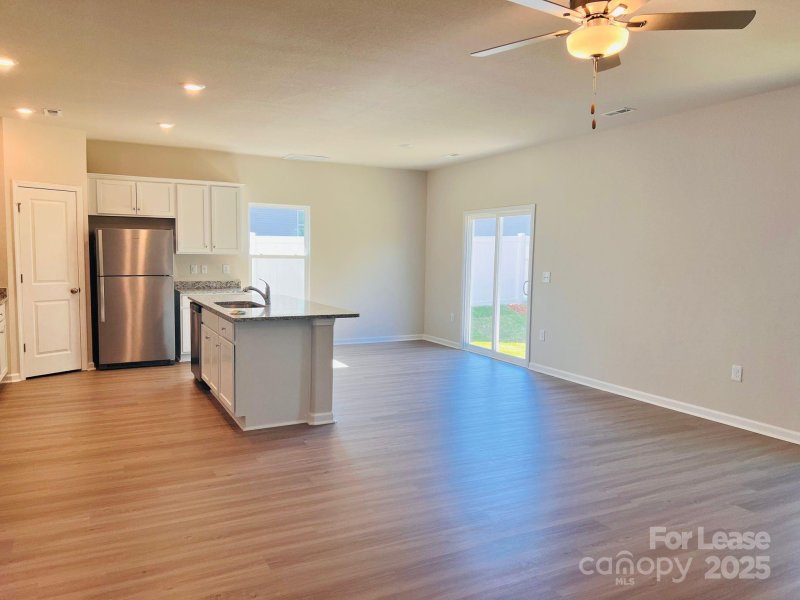 Property image 2 of 2020 Transatlantic Avenue in Mckee Creek Village, Charlotte, NC 28215