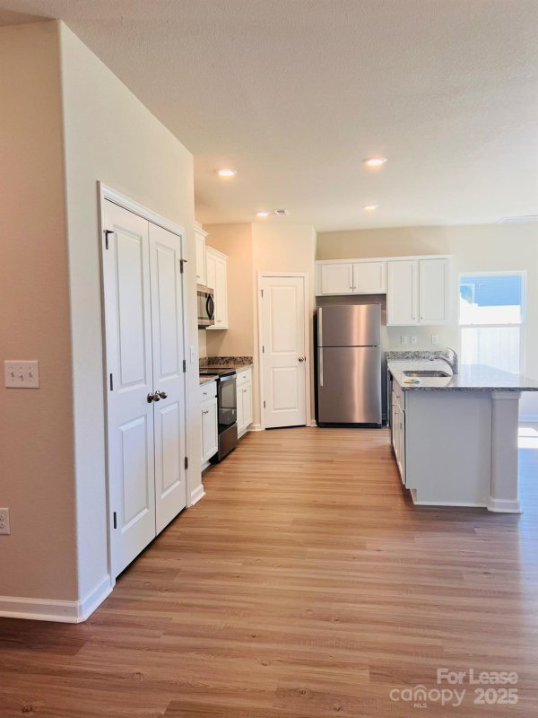 Property image 3 of 2020 Transatlantic Avenue in Mckee Creek Village, Charlotte, NC 28215