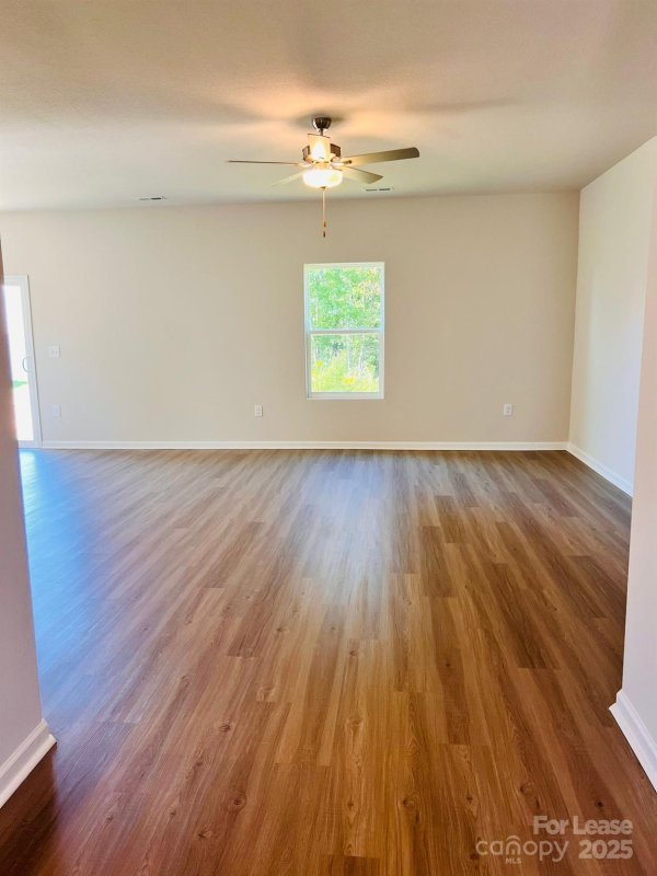 Property image 4 of 2020 Transatlantic Avenue in Mckee Creek Village, Charlotte, NC 28215