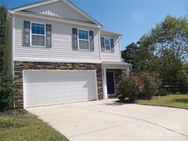 Apple Creek, Dallas Community